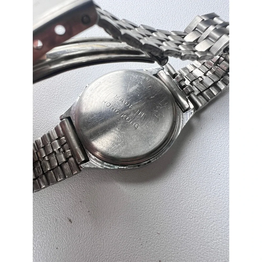 Vtg Versailles Women's Wrist Digital Watch Quartz Silver Tone Needs Battery Hong